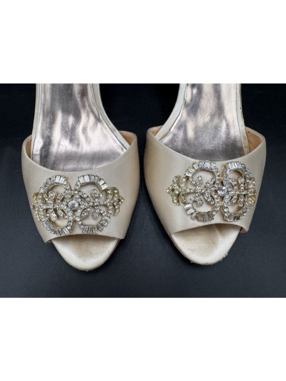 Women's Shoes Formal High Heel Badgley Mischka White Satin Wedding Peep Toe GUC - Picture 3 of 14